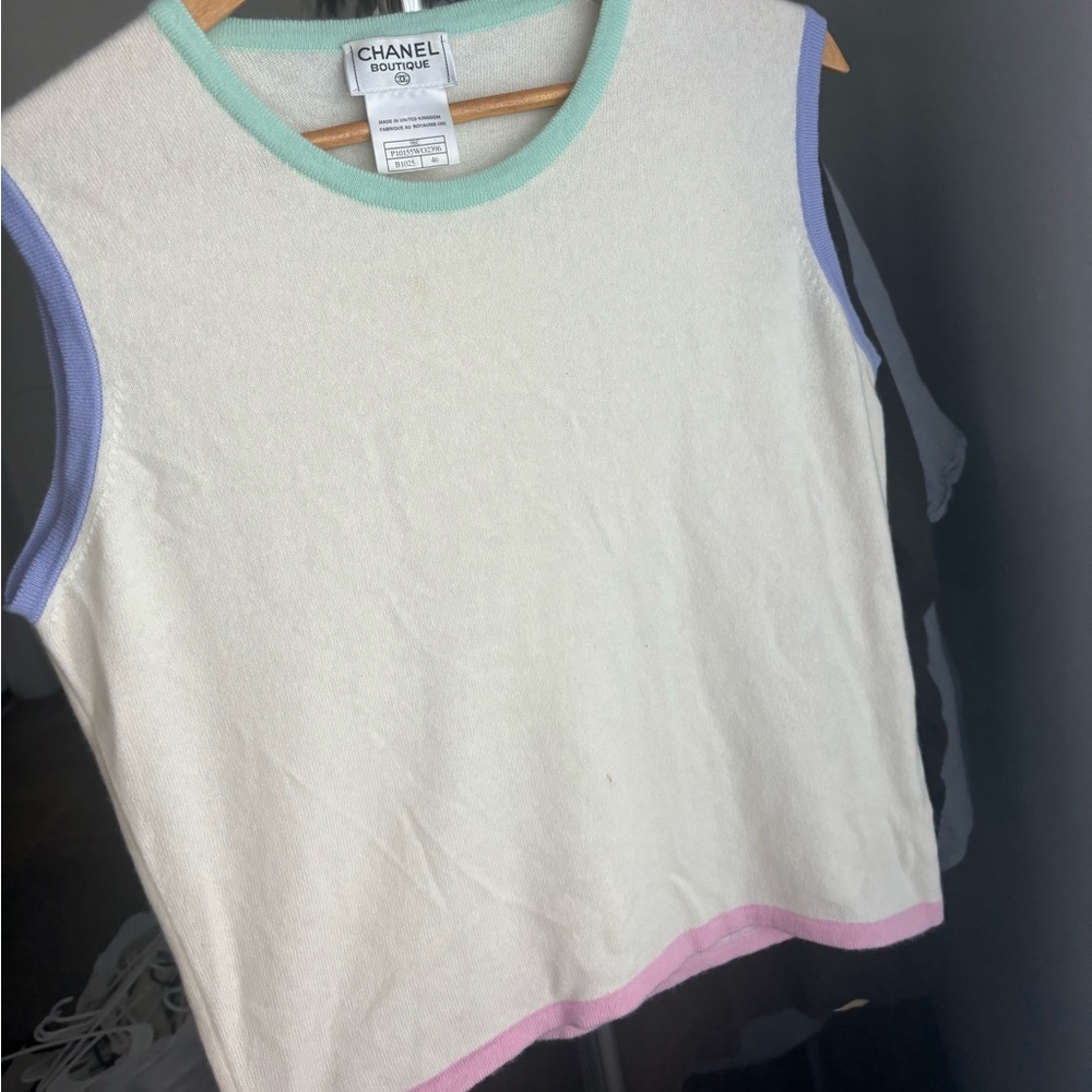 Chanel boutique 1996 Cruise Cashmere Top Vest